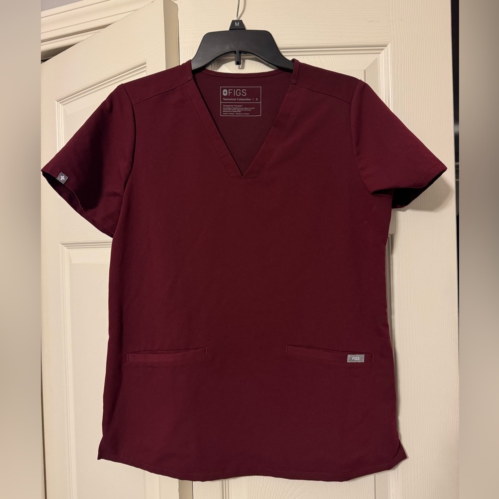 Figs Women’s Burgundy Scrub Top